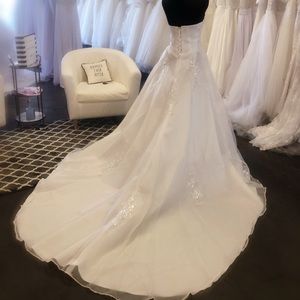 Wedding gowns long train New New New